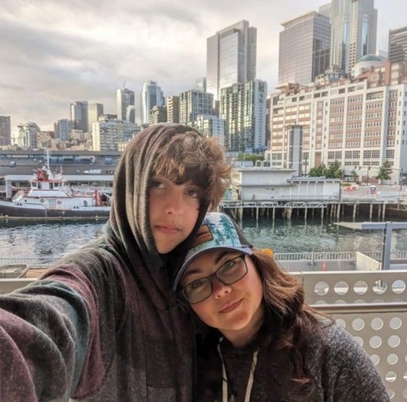 Meet your Posher, Jade - Picture 1 of 1